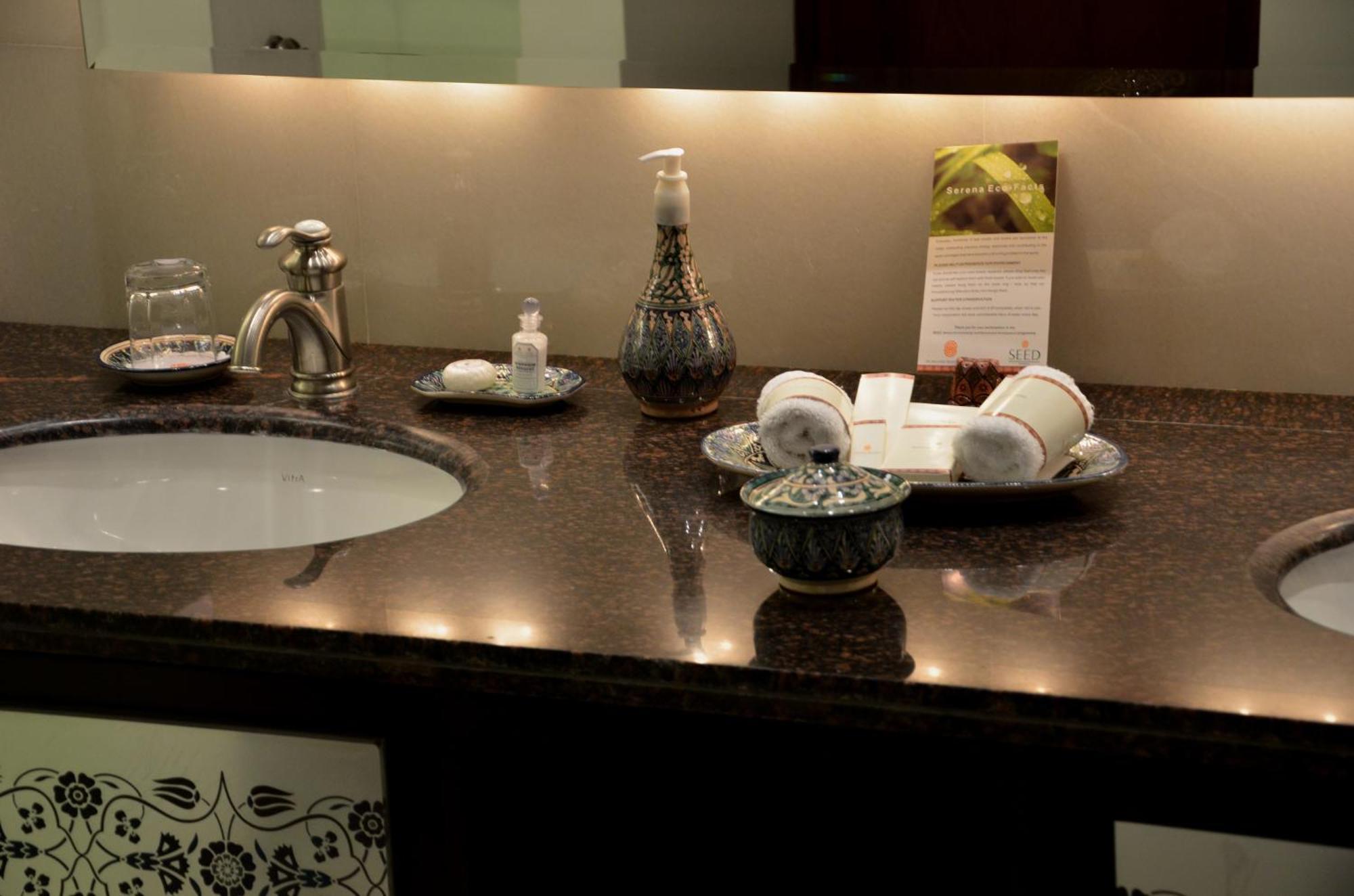 Dushanbe Serena Hotel Rom bilde